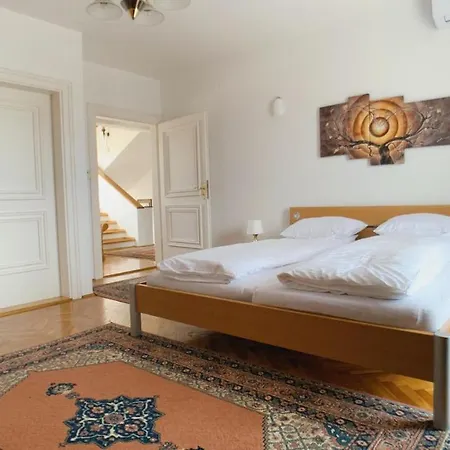 Villa Neyreas Traveller Awards 2021